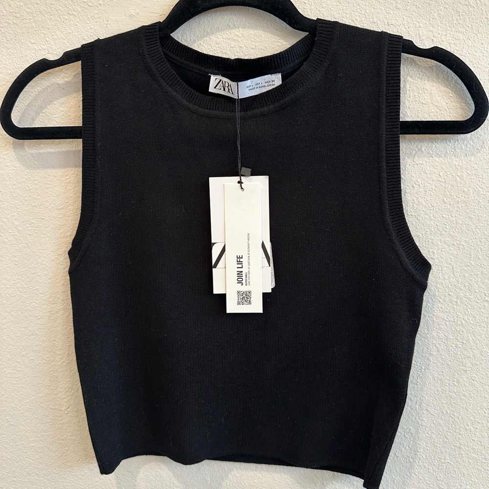 NWT - Zara Black Crop top